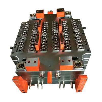 Plastic bottle preform mould